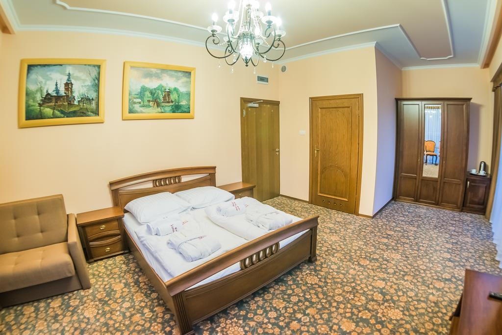 Hotel Victoria Cechini Krynica-Zdrój Zimmer foto