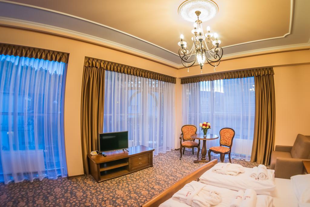 Hotel Victoria Cechini Krynica-Zdrój Zimmer foto