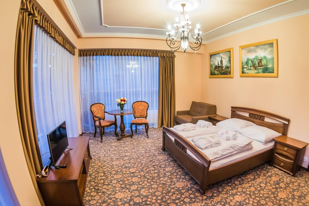 Hotel Victoria Cechini Krynica-Zdrój Zimmer foto