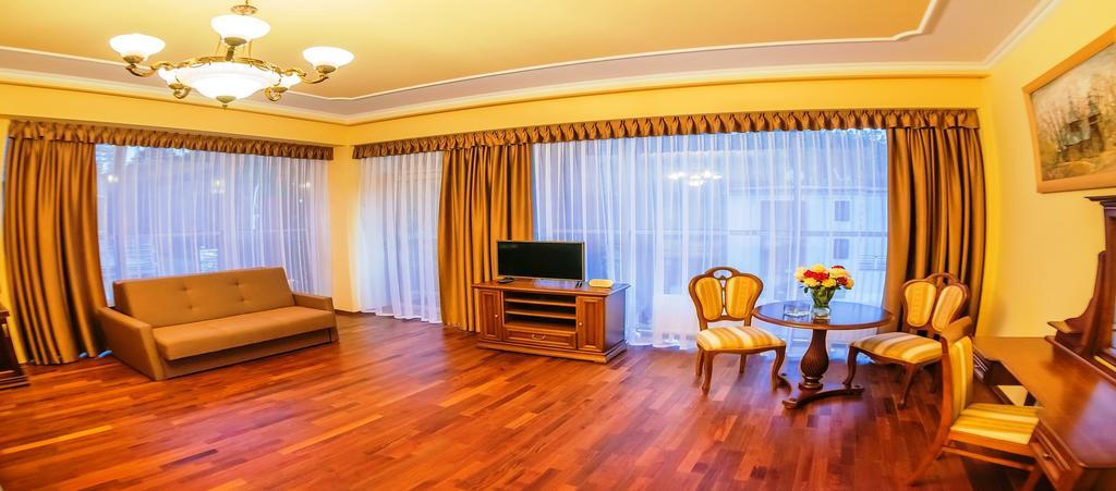 Hotel Victoria Cechini Krynica-Zdrój Exterior foto