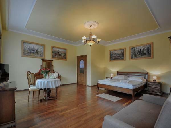 Hotel Victoria Cechini Krynica-Zdrój Exterior foto